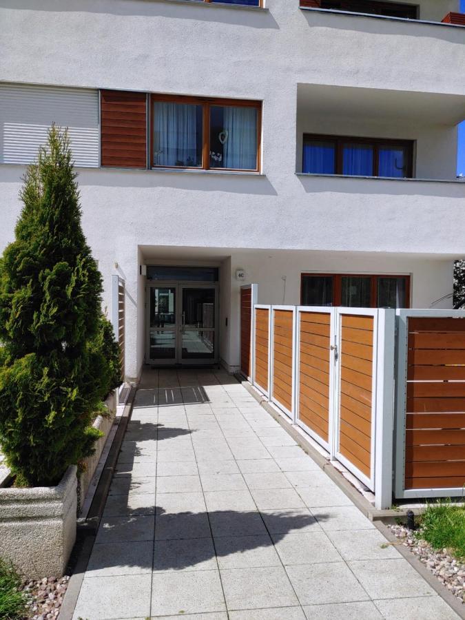Swinoujscie Platan Patio 6 - Berry Apartments Экстерьер фото